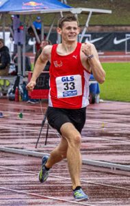 Mehr über den Artikel erfahren Maximilian Köhler glänzt mit Doppelerfolg: Deutscher Hochschulmeister und schnellster Ettlinger über 400 m